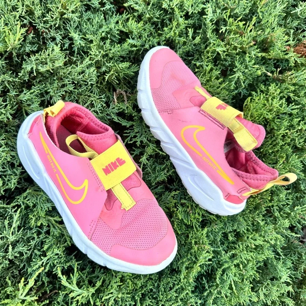 Nike Flex Runner 2 Little Kids Athletic Sneakers Size 13 Pink Yellow Shoes